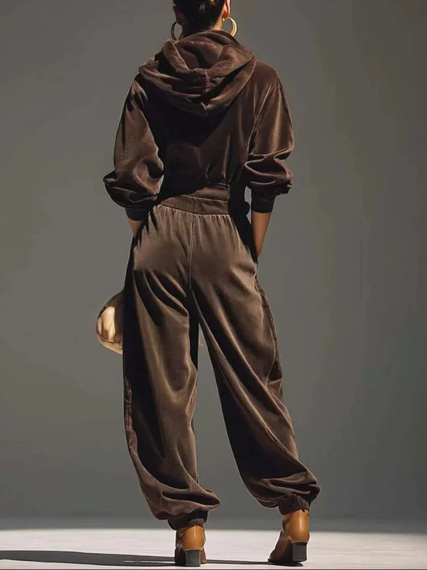 Jeanne | The Chic Lounge Look