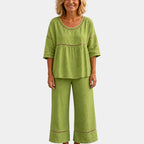 Good | Fresh set with matching blouse and trousers