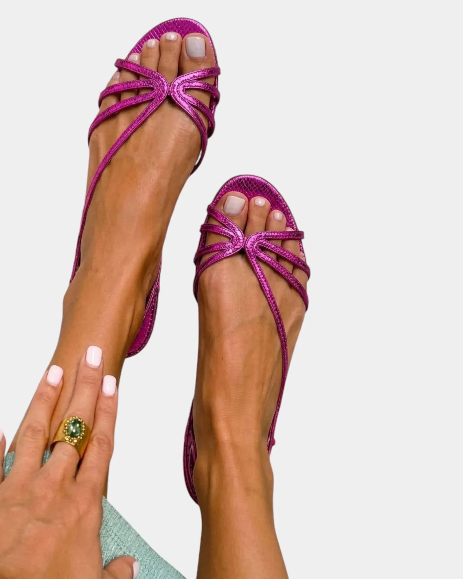 Isara | Elegant sandals for summer