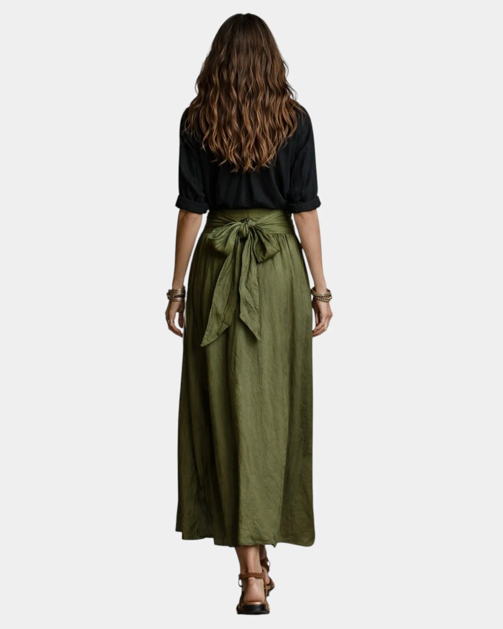 Dione | Midi skirt + free black shirt