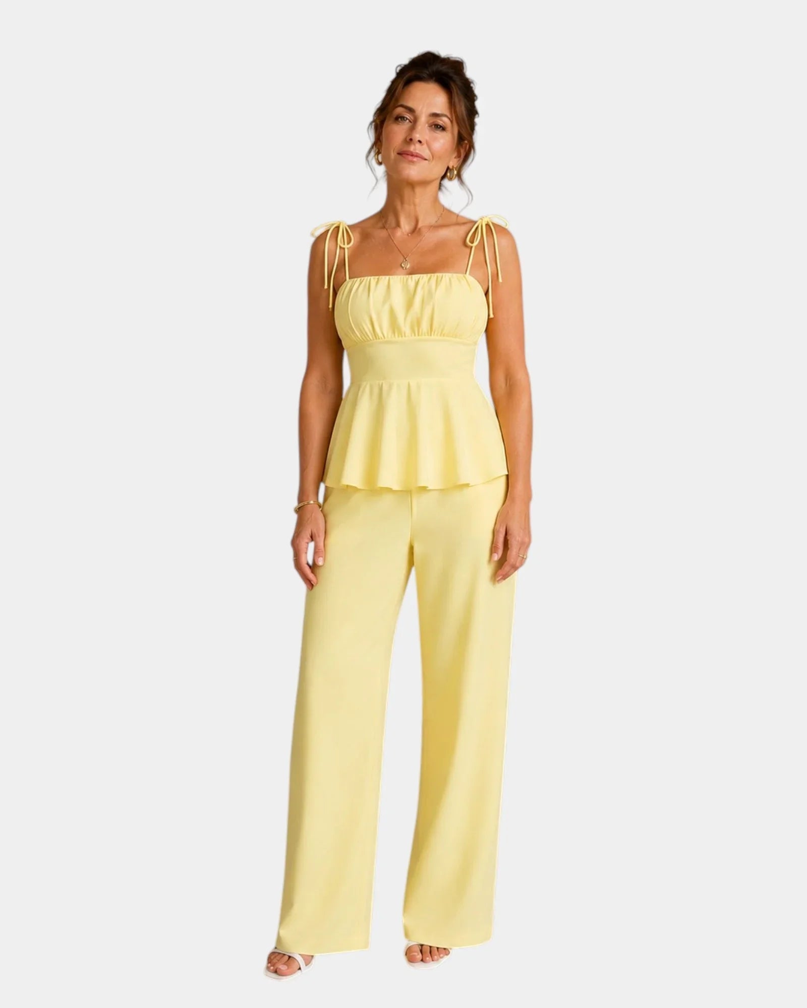 Elya | A figure-flattering set