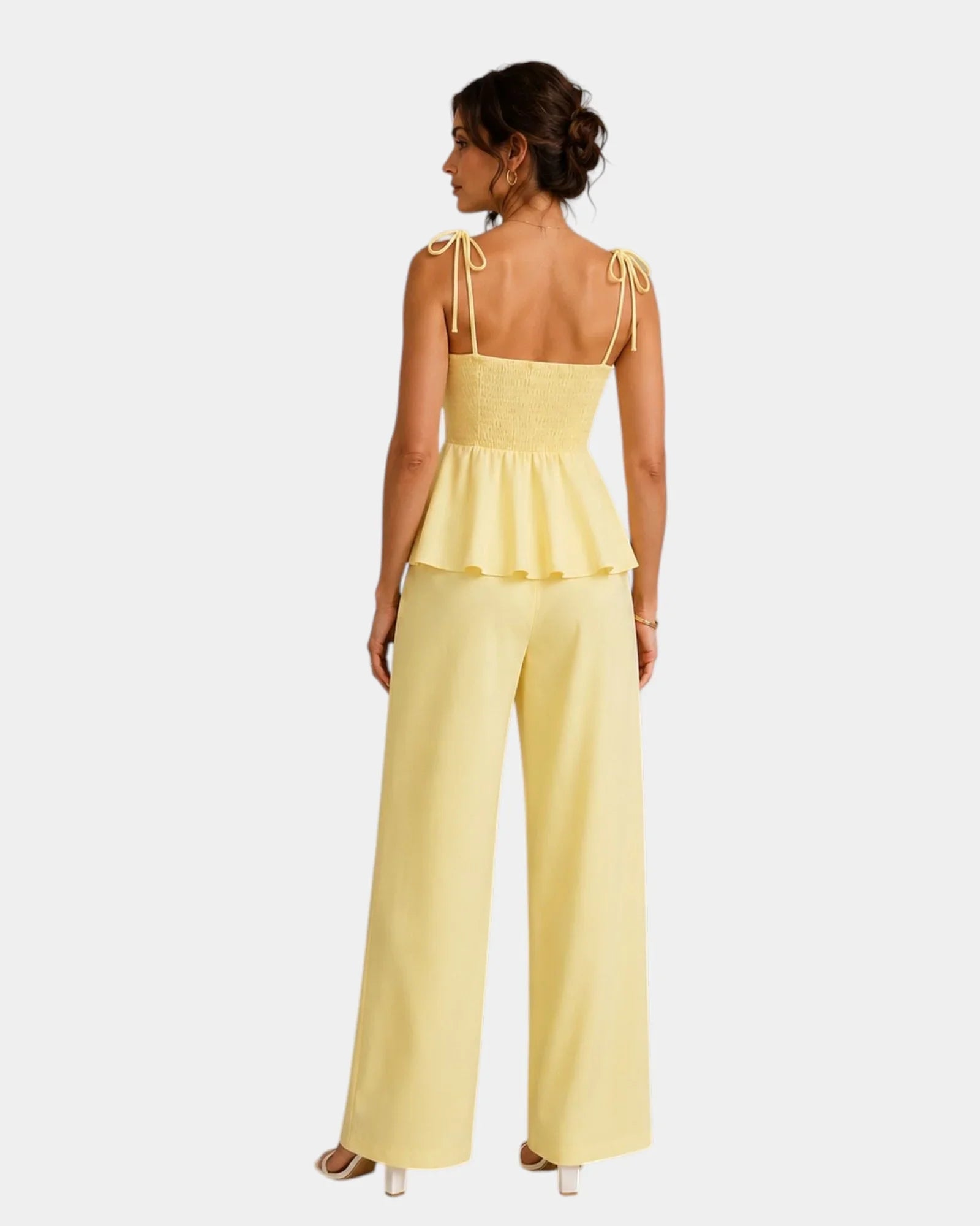Elya | A figure-flattering set