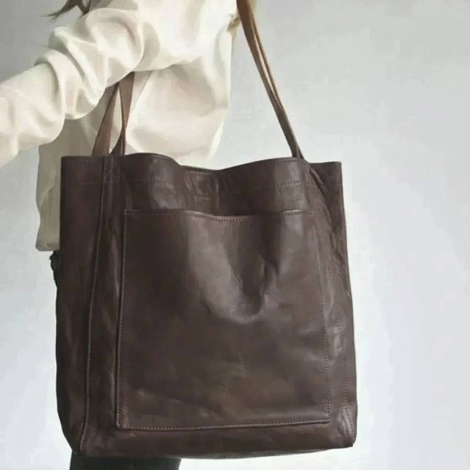 Lorena | Modern and elegant leather bag