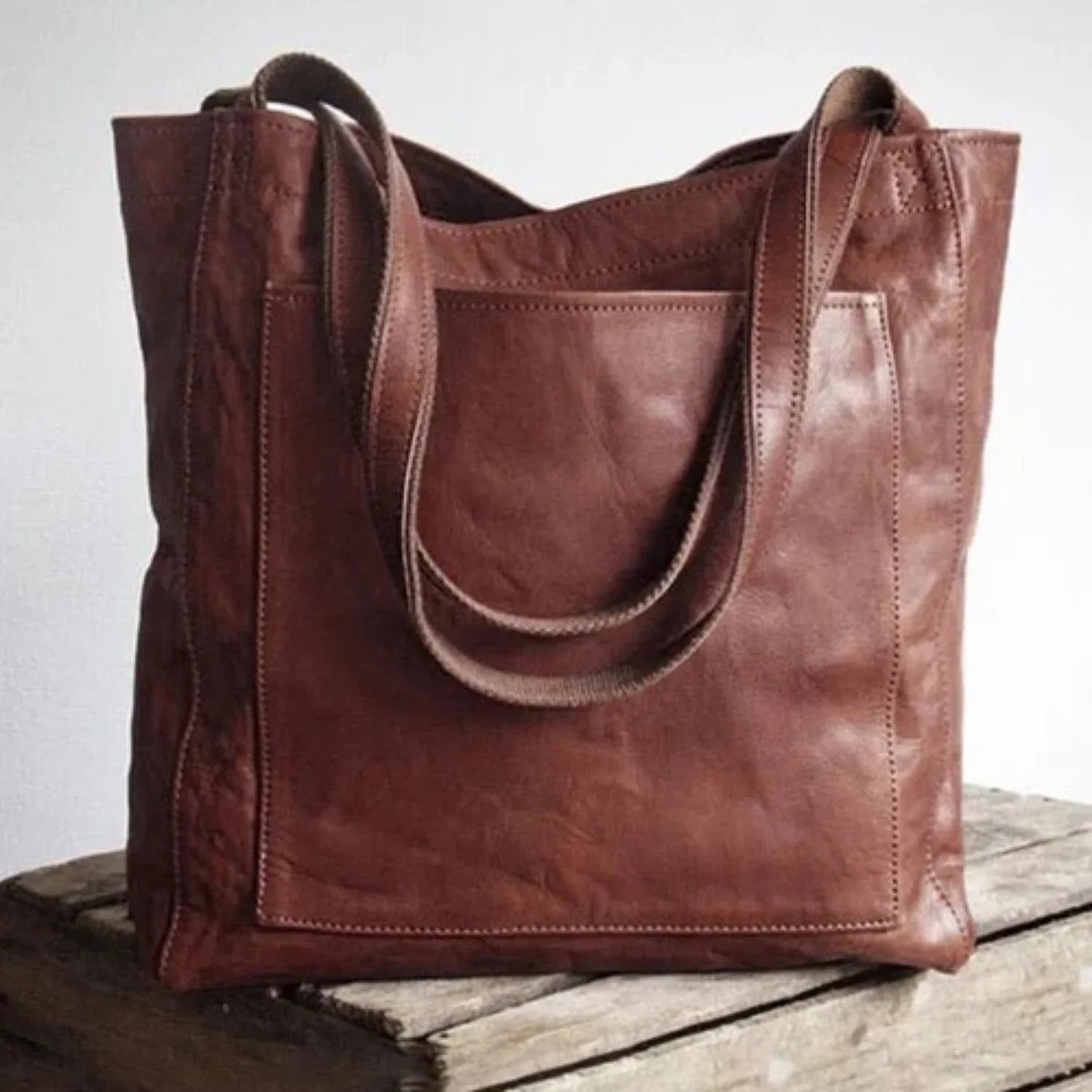 Lorena | Modern and elegant leather bag