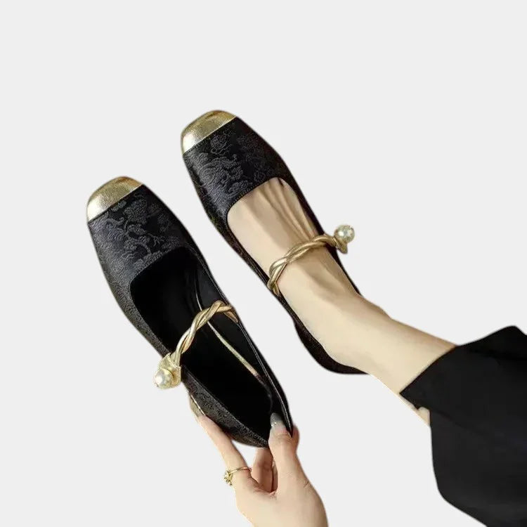 Sarah | Classical dance shoes with an elegant look