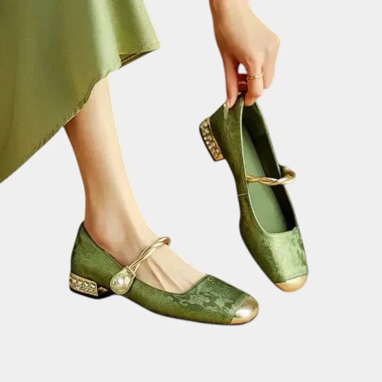 Sarah | Classical dance shoes with an elegant look